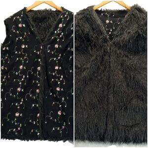 Women's Sz L/XL Black Faux Fur Reversible Floral Embroidered Vest Pockets